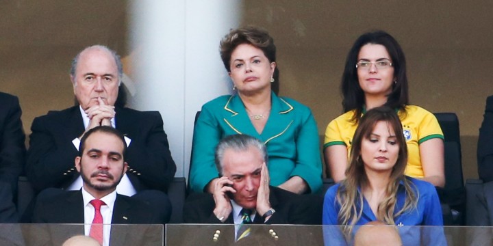 <h2>A elite brasileira mostra o quão atrasada e incivilizada ela é</h2>Ontem, o Brasil mostrou como ainda temos uma elite atrasada. Em pleno jogo de abertura da Copa do ...  A elite brasileira mostra o quão atrasada e incivilizada ela é