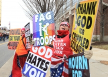 Filha é expulsa de casa por questionar sua igreja Westboro Baptist Church protesta pelas ruas